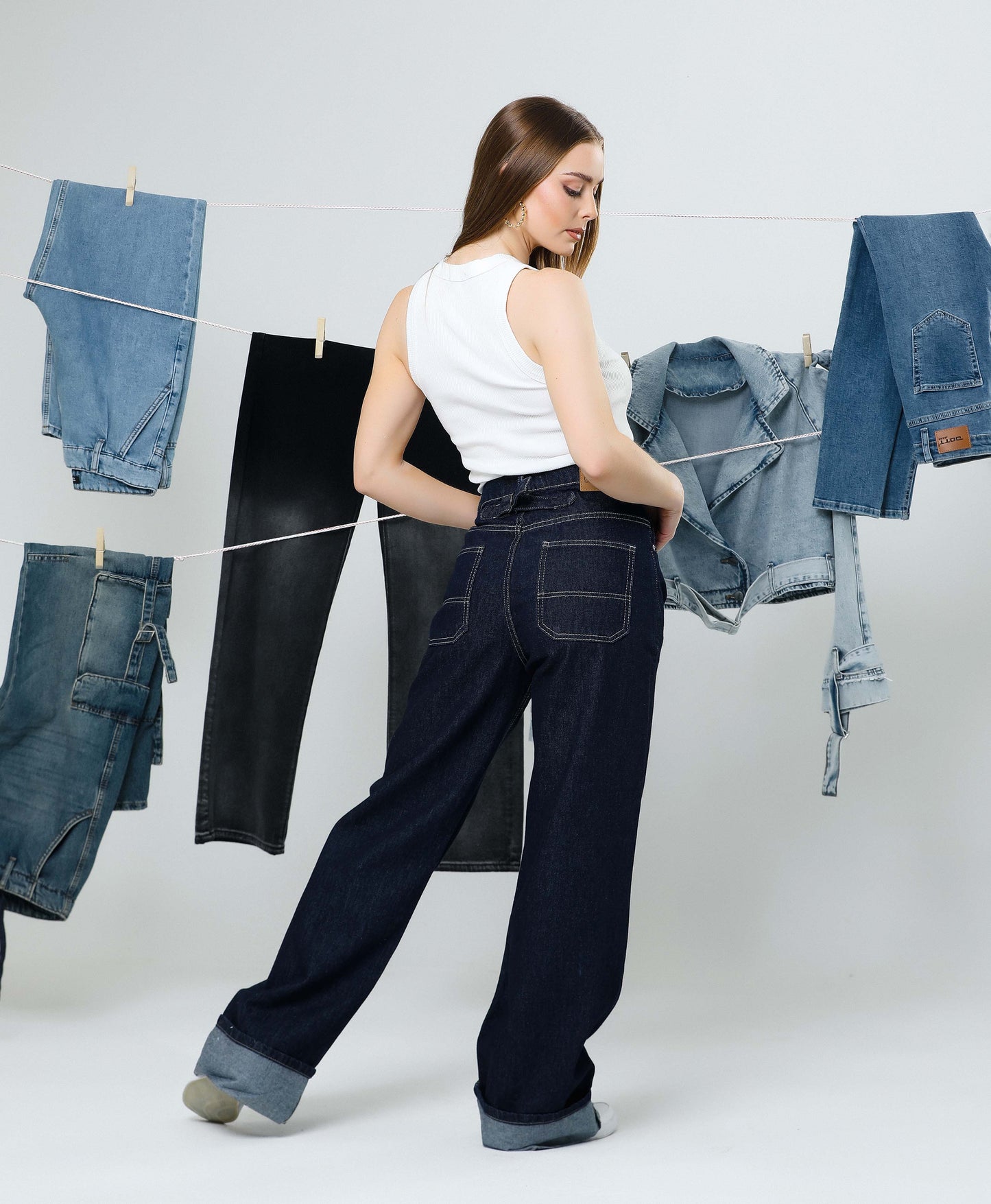 STRAIGHT-LEG MID-RISE JEANS